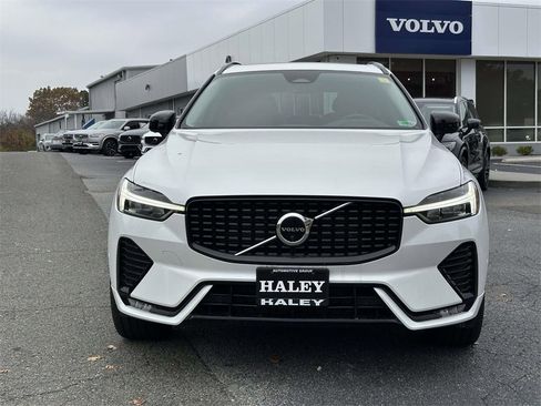 Used 2023 Volvo XC60 B5 Plus image 24