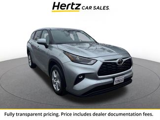 Used 2025 Toyota Highlander LE FWD video 1