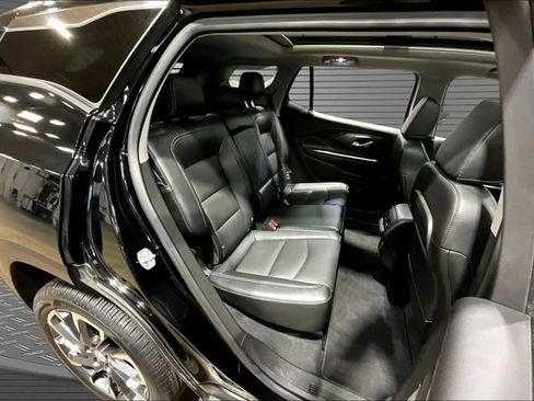 Used 2023 GMC Terrain SLT w/ Infotainment Package II FWD image 23