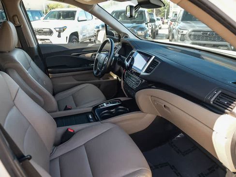 Used 2016 Honda Pilot Touring image 15