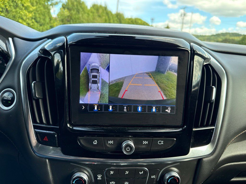 Used 2021 Chevrolet Traverse RS AWD/4WD image 26