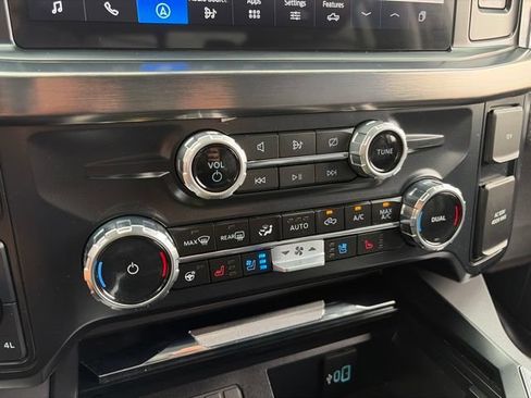 Used 2024 Ford F250 Lariat AWD/4WD image 18