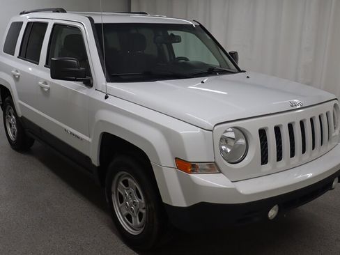 Used 2016 Jeep Patriot Sport w/ Power Value Group AWD/4WD image 1