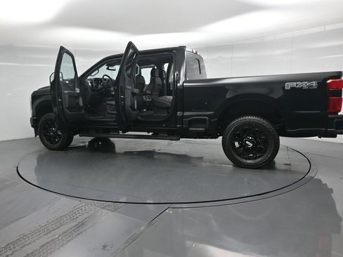 New 2026 Ford F250 Lariat w/ Black Appearance Package image 34