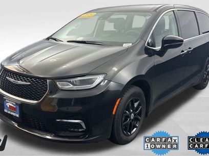 Used 2024 Chrysler Pacifica Touring-L