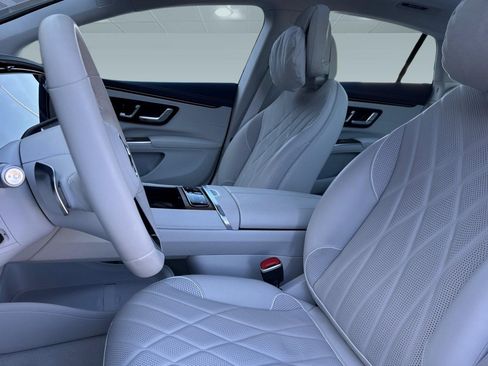 Used 2022 Mercedes-Benz EQS 580 4MATIC Sedan image 5