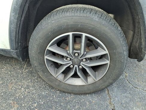 Used 2019 Jeep Grand Cherokee Limited w/ Luxury Group II image 7