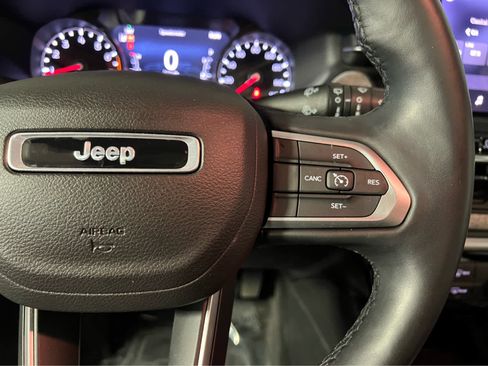 Used 2022 Jeep Compass Latitude w/ Sun and Sound Group image 21