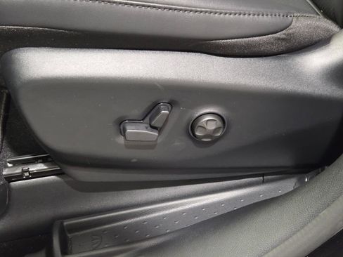 New 2026 Chrysler Pacifica Select FWD image 25
