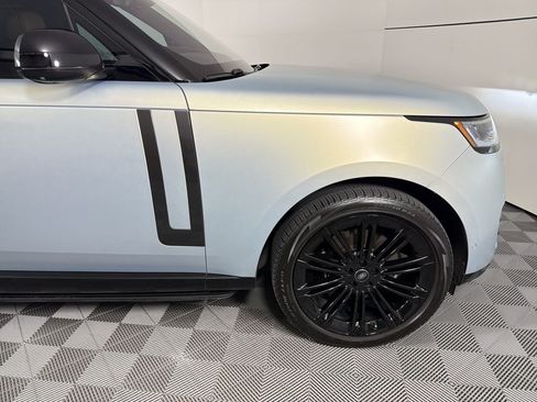 Used 2023 Land Rover Range Rover Long Wheelbase SE AWD/4WD image 11