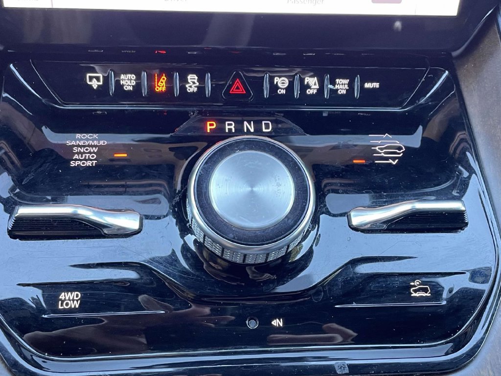 Certified 2023 Jeep Grand Wagoneer 4WD image 42