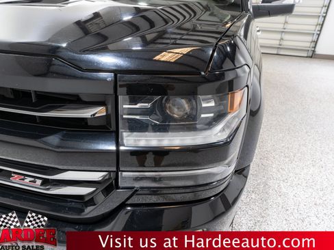 Used 2017 Chevrolet Silverado 1500 LTZ Z71 w/ LTZ Plus Package AWD/4WD image 8