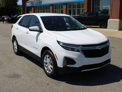 Certified 2024 Chevrolet Equinox LT FWD image 2