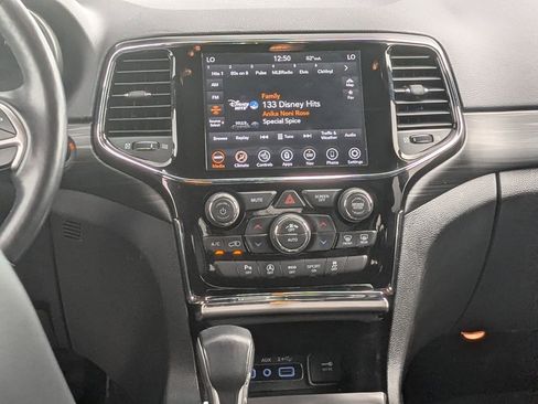 Used 2022 Jeep Grand Cherokee Laredo X AWD/4WD image 26