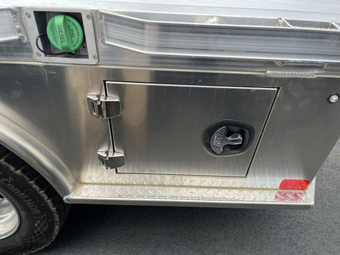 New 2025 Ford F550 4x4 SuperCab Super Duty w/ XLT Value Package image 11