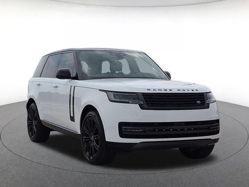 Used 2025 Land Rover Range Rover SE AWD/4WD image 3