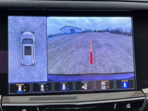 Used 2023 Cadillac XT6 Sport w/ Technology Package image 18