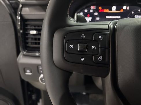 Used 2025 GMC Sierra 1500 AT4 image 17