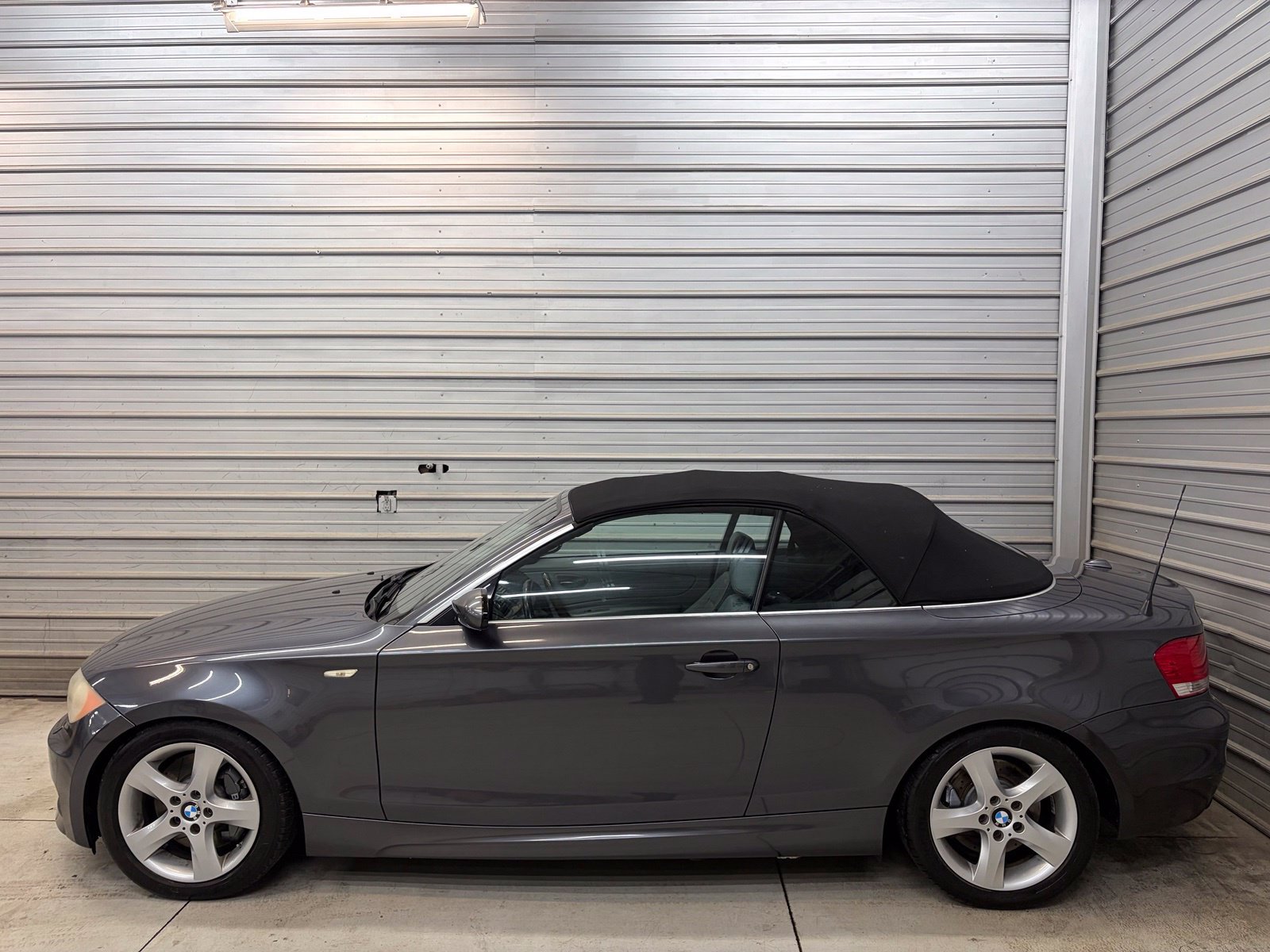 Used 2008 BMW 135i Convertible RWD image 6