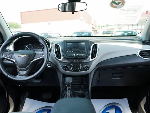Used 2024 Chevrolet Equinox LT AWD/4WD image 9