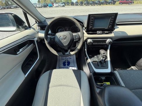 Used 2021 Toyota RAV4 XLE image 11