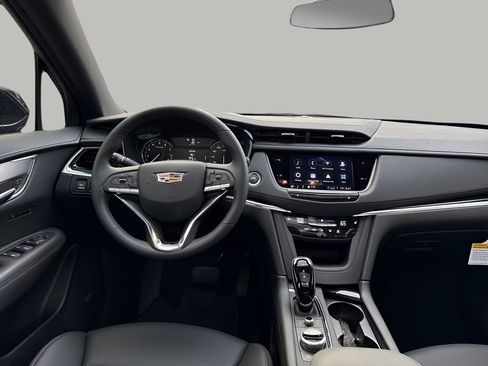 New 2025 Cadillac XT6 Luxury image 38