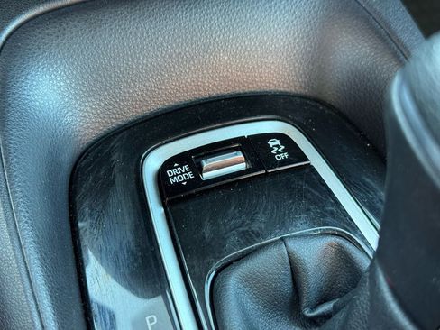 Used 2025 Toyota Corolla SE image 30