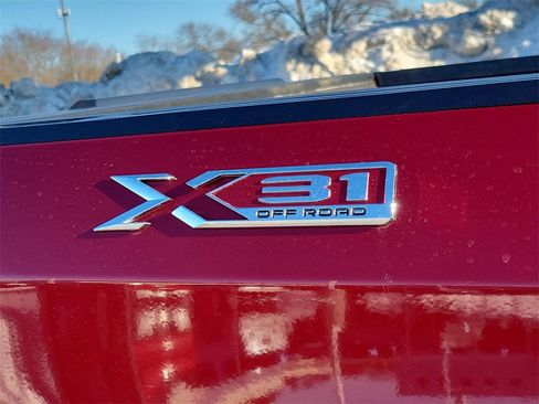 Used 2021 GMC Sierra 1500 SLE w/ X31 Off-Road Package image 7