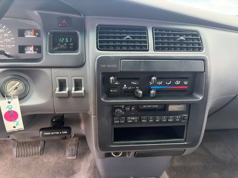 Used 1996 Toyota T100 SR5 AWD/4WD image 13