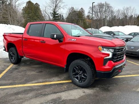 Used 2023 Chevrolet Silverado 1500 LT Trail Boss w/ Convenience Package II image 3