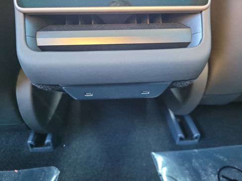 Used 2024 Tesla Model 3 Base image 14