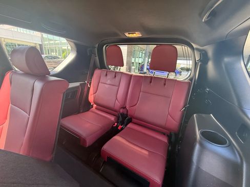 Used 2023 Lexus GX 460 Premium w/ Premium Package image 22