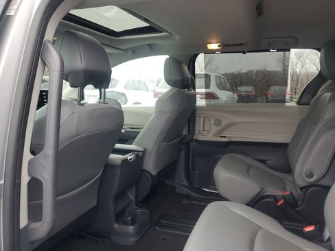 Certified 2024 Toyota Sienna XLE image 12