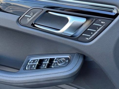 New 2026 Porsche Macan image 14