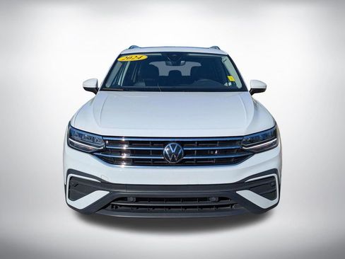Used 2024 Volkswagen Tiguan SE image 9