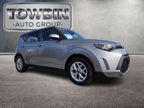 Certified 2024 Kia Soul LX w/ Option Group 015 image 2