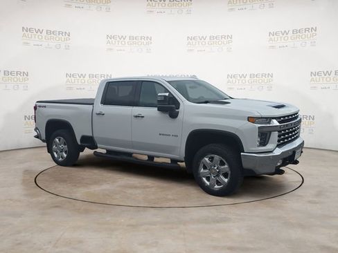 Used 2022 Chevrolet Silverado 2500 LTZ w/ LTZ Premium Package AWD/4WD image 7