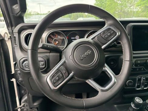 Used 2023 Jeep Gladiator Overland image 13