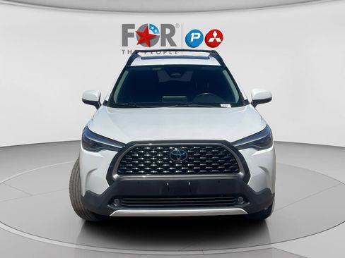 Used 2023 Toyota Corolla Cross XLE w/ Convenience Package image 8