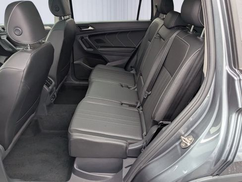 Used 2023 Volkswagen Tiguan SE image 11