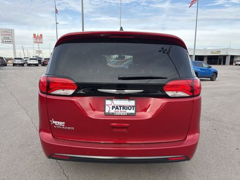 New 2026 Chrysler Voyager LX FWD image 4
