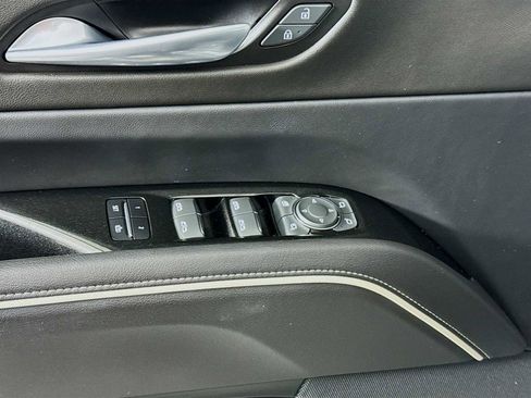 Used 2022 Cadillac Escalade ESV Luxury image 18