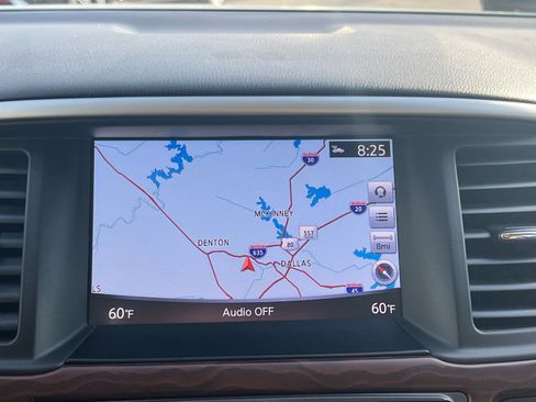 Used 2019 Nissan Pathfinder Platinum image 32