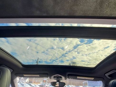 Used 2017 Porsche Cayenne Platinum Edition image 18