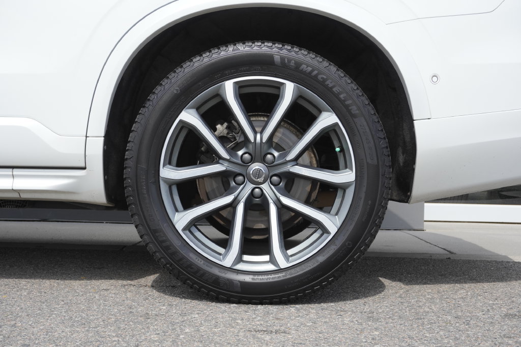 Used 2018 Volvo XC90 T6 Momentum w/ Convenience Package AWD/4WD image 33