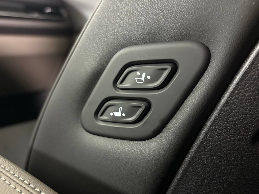 New 2026 Kia Carnival EX FWD image 35