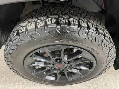 Used 2025 Toyota Tundra Limited w/ TRD Off-Road Package AWD/4WD image 14