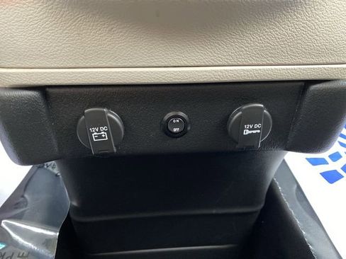 Used 2016 Dodge Grand Caravan SXT w/ UConnect Hands-Free Group image 20