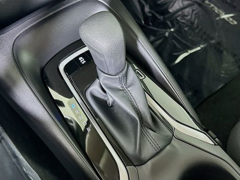 Used 2025 Toyota Corolla LE image 31