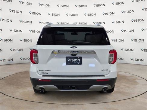 Certified 2022 Ford Explorer Limited w/ Equipment Group 301A image 4